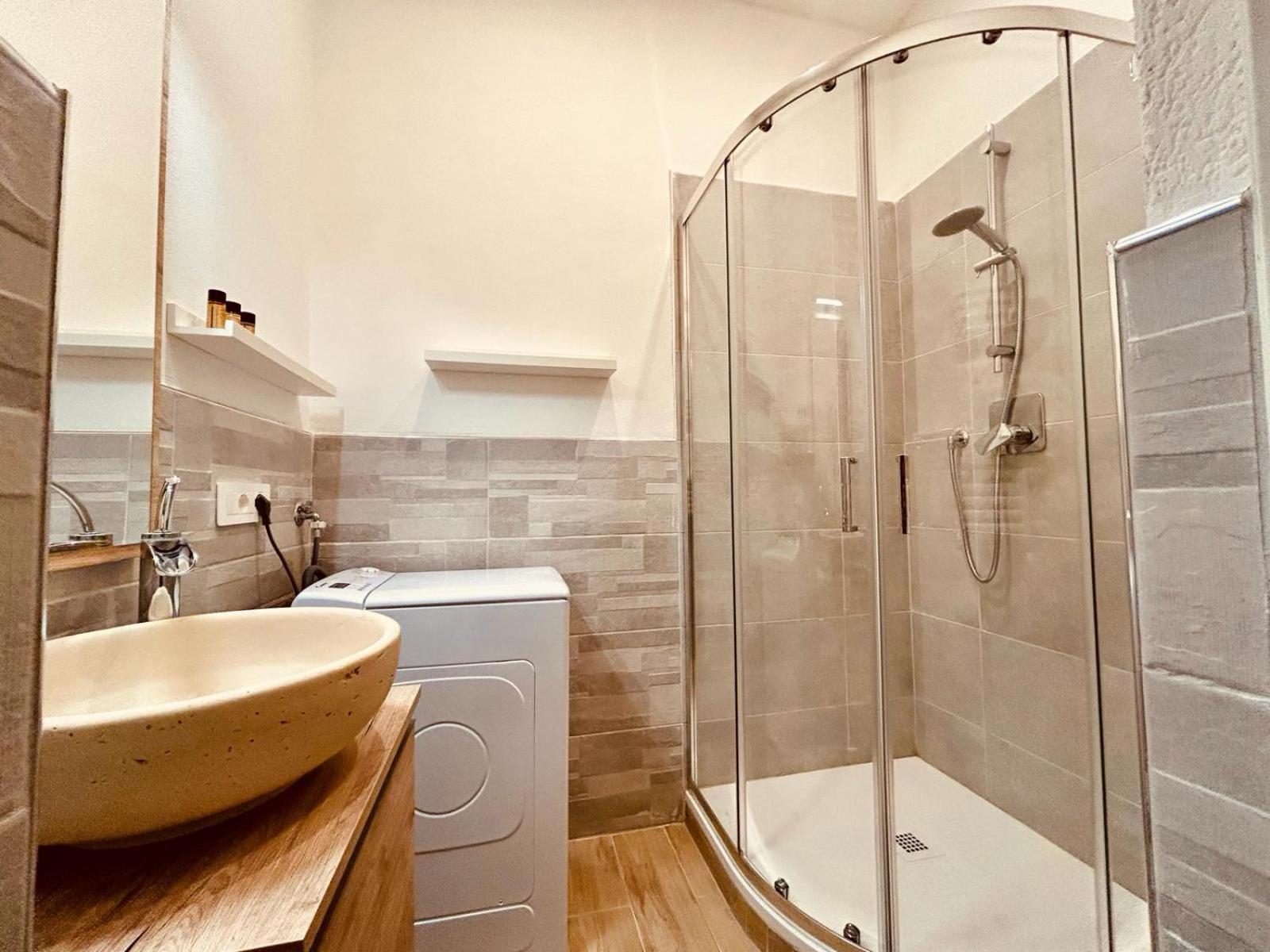 Apartmán Kibilu - Via Medaglie D'Oro Centro Citta Con Parcheggio Varese Exteriér fotografie