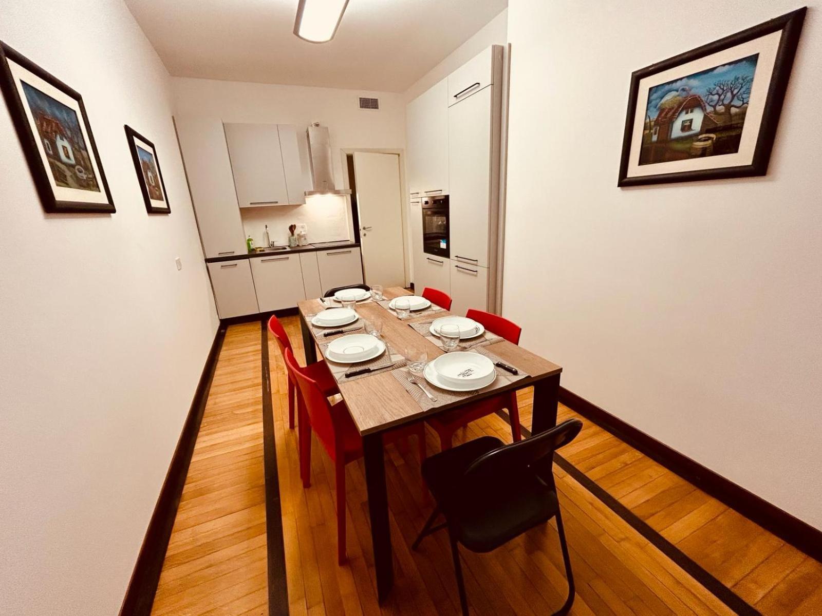 Apartmán Kibilu - Via Medaglie D'Oro Centro Citta Con Parcheggio Varese Exteriér fotografie