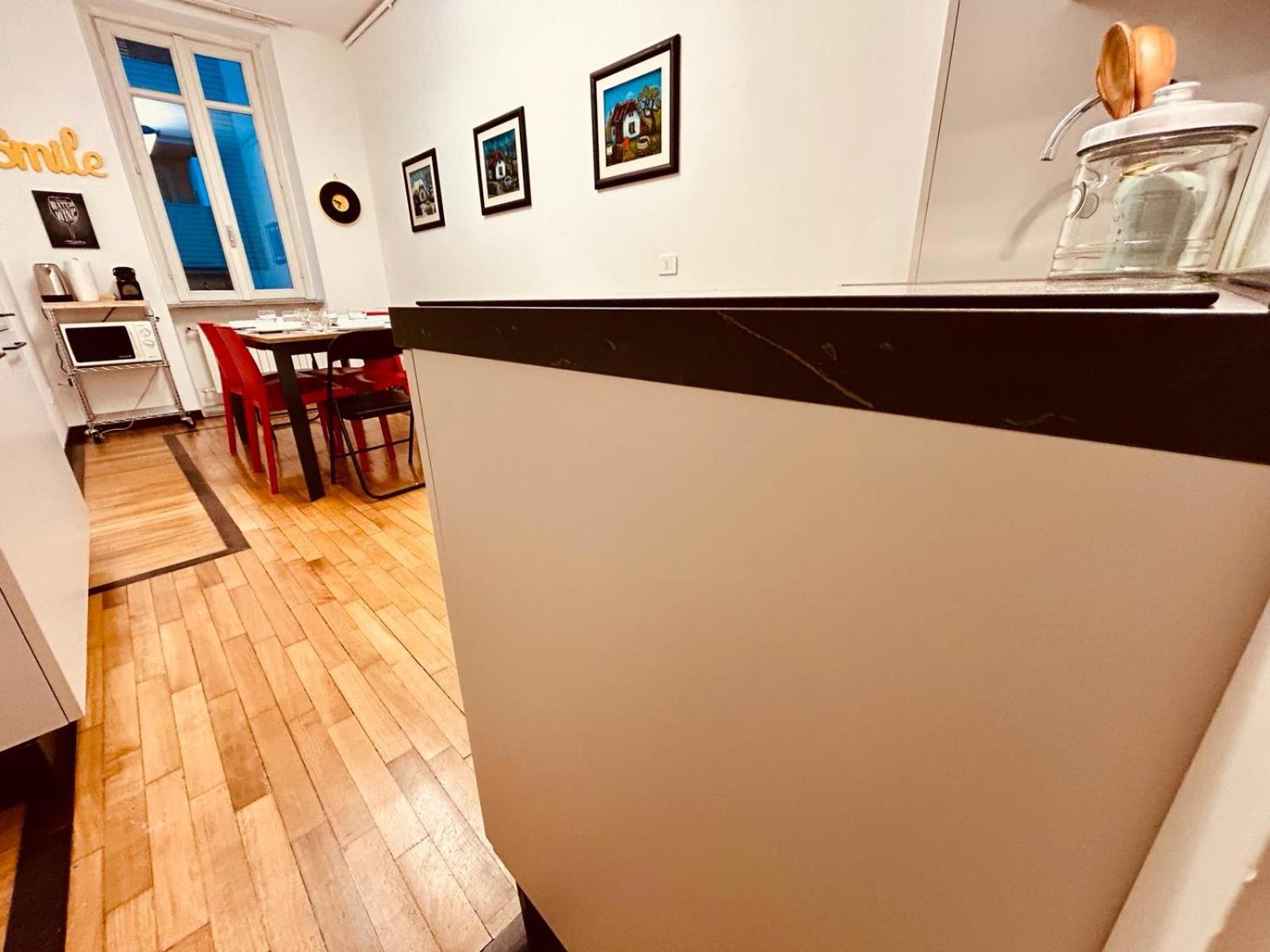 Apartmán Kibilu - Via Medaglie D'Oro Centro Citta Con Parcheggio Varese Exteriér fotografie
